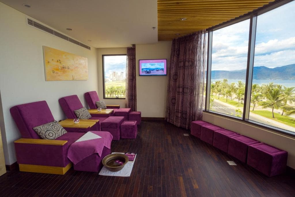 Holiday Beach Hotel Danang - 33