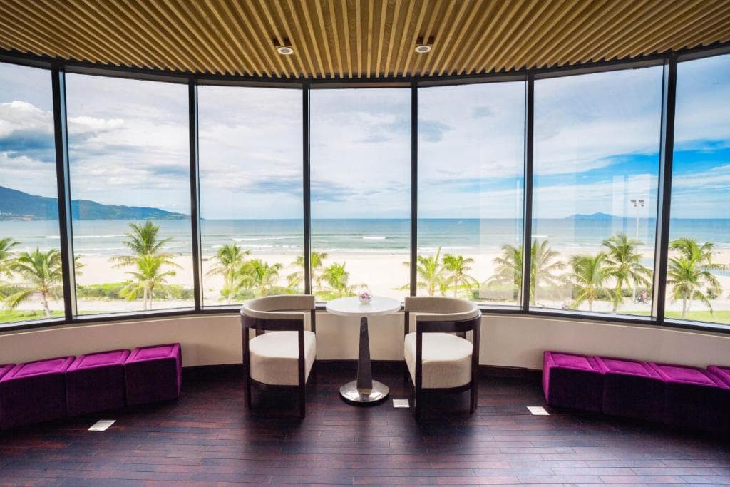 Holiday Beach Hotel Danang - 38