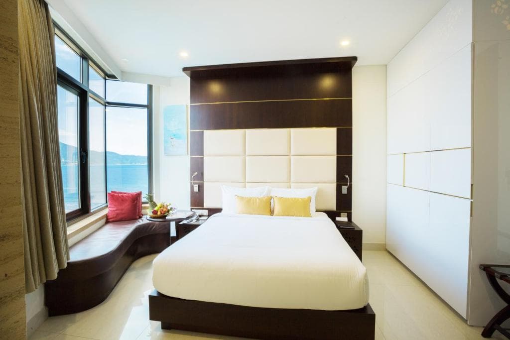 Holiday Beach Hotel Danang - 42