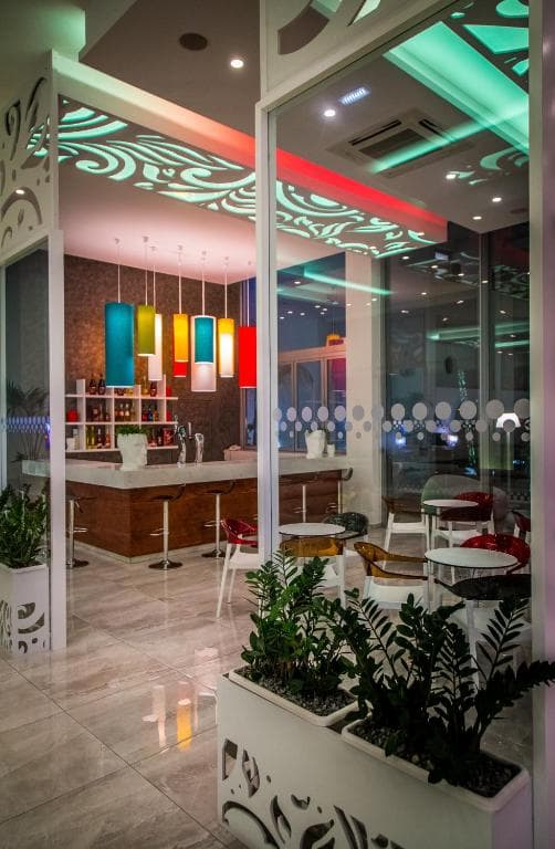 Hotel Nicholas Color - 6