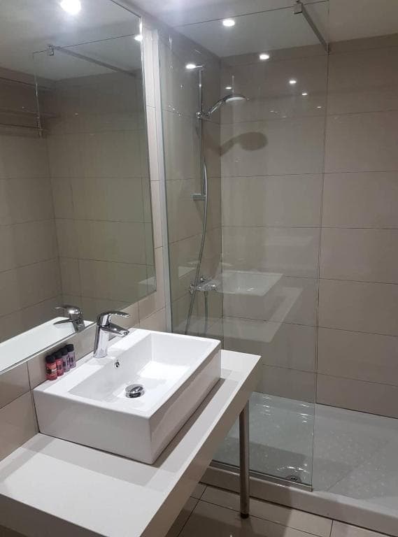 Hotel Nicholas Color - 15