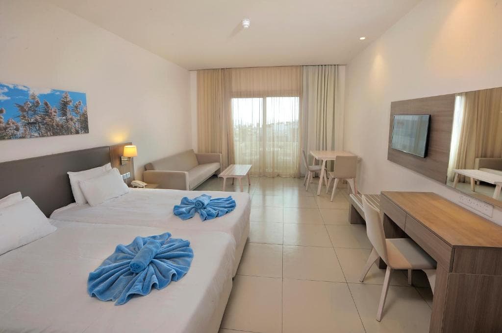 Hotel Euronapa Apartments - 38