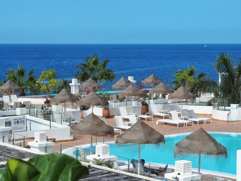 Hotel Flamingo Beach Mate 4*