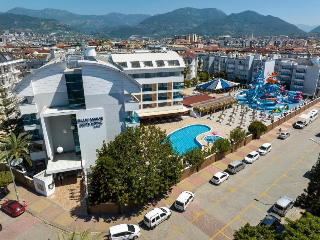 Hotel Blue Wave Suite - 1
