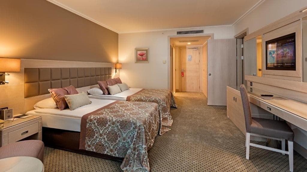 Hotel Miracle Resort - 25