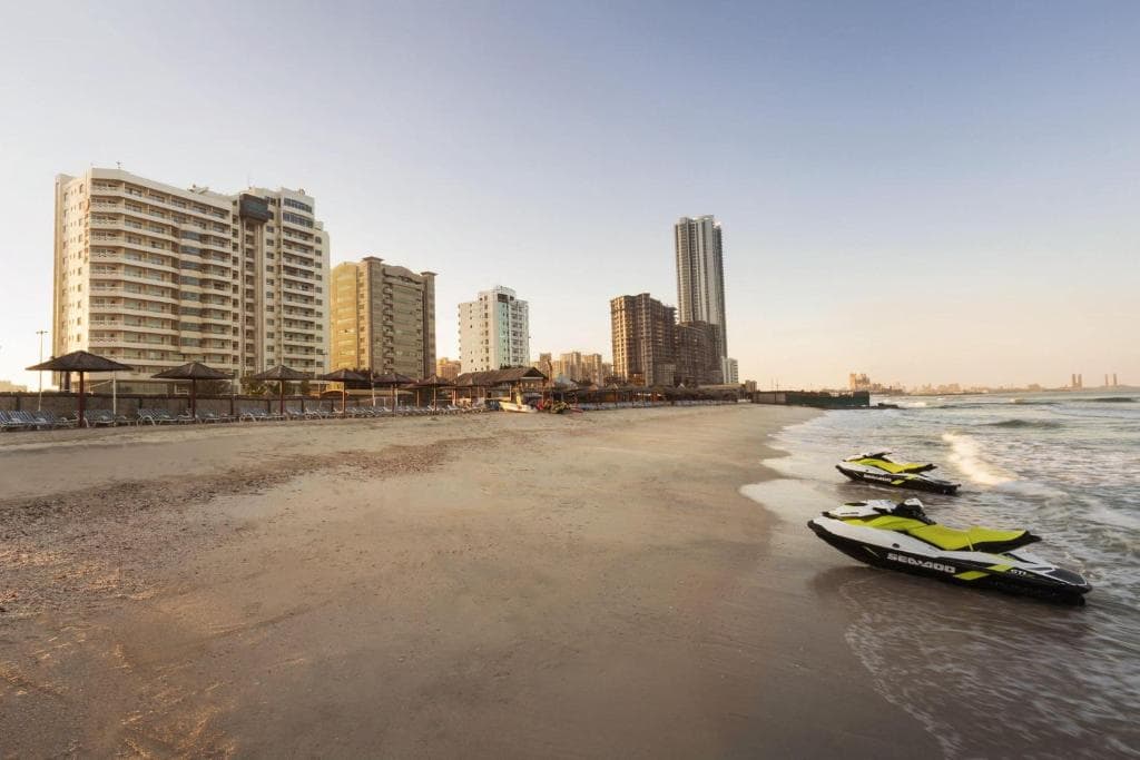 Ramada by Wyndham Beach Hotel Ajman - 1