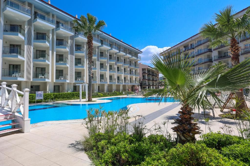 Hotel Ramada and Suites By Wyndham Kusadasi - 16