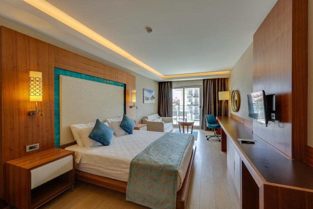 Hotel Ramada and Suites By Wyndham Kusadasi - 26