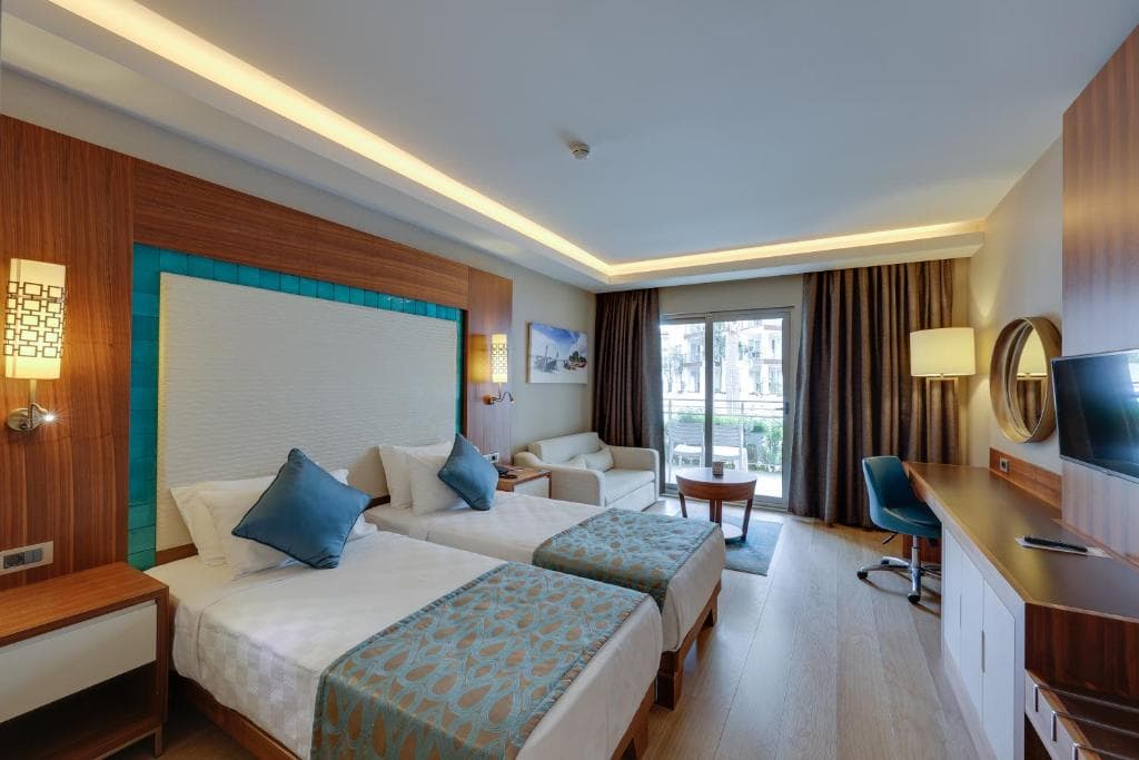Hotel Ramada and Suites By Wyndham Kusadasi - 28