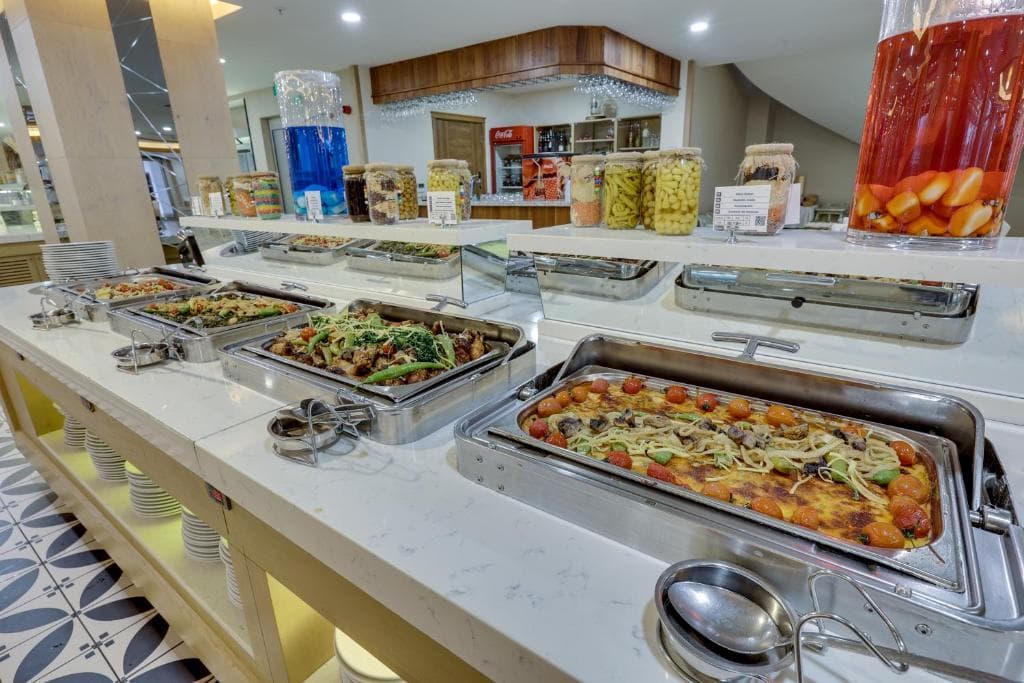 Hotel Ramada and Suites By Wyndham Kusadasi - 38