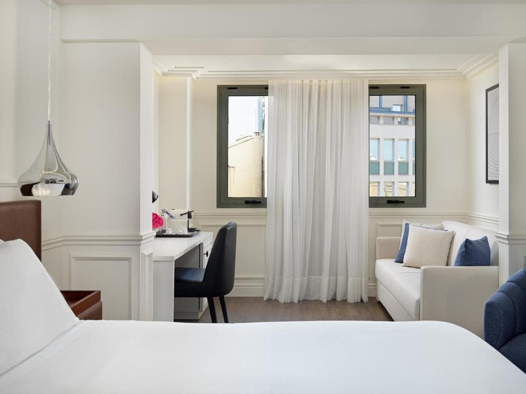 H10 Universitat - 19