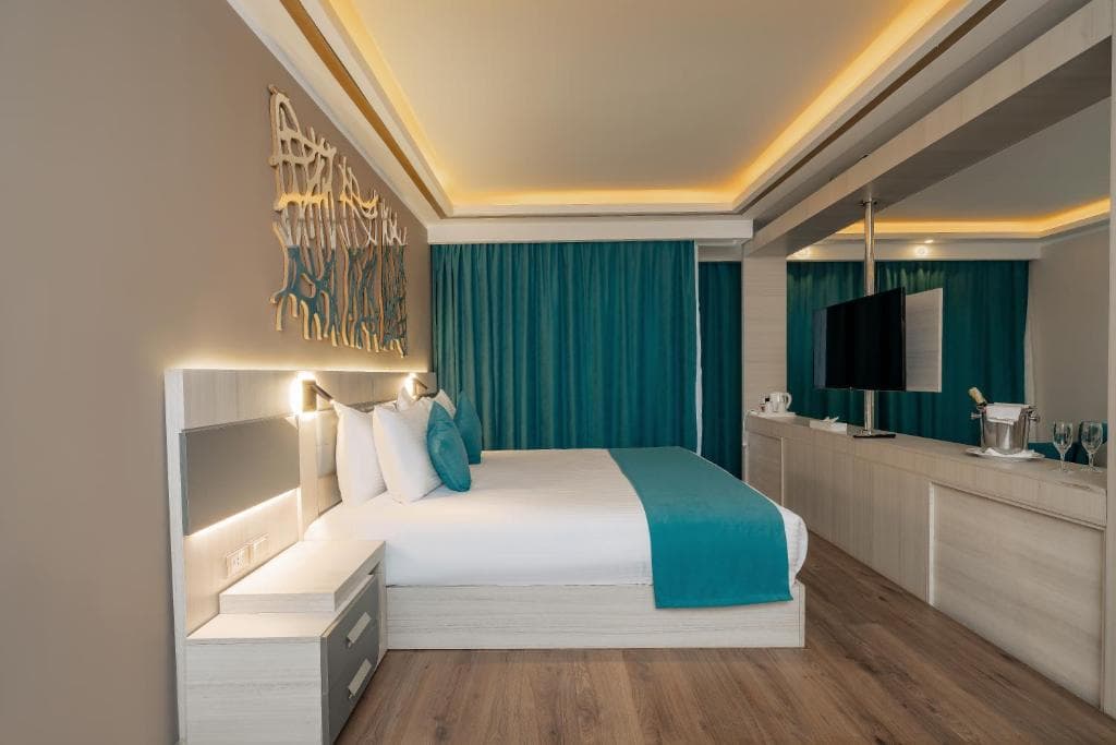 Sirena Beach Resort & Spa - 43