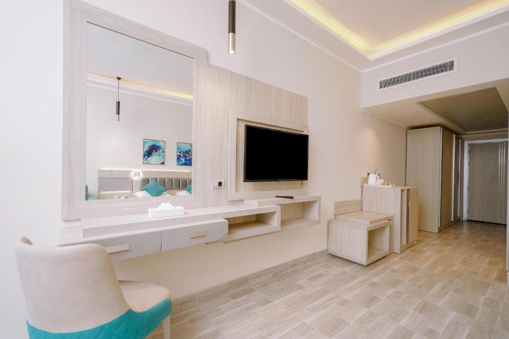 Sirena Beach Resort & Spa - 44