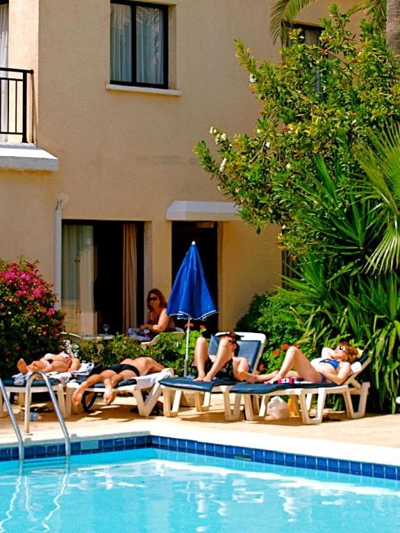 Hilltop Gardens Hotel Apartments - 7