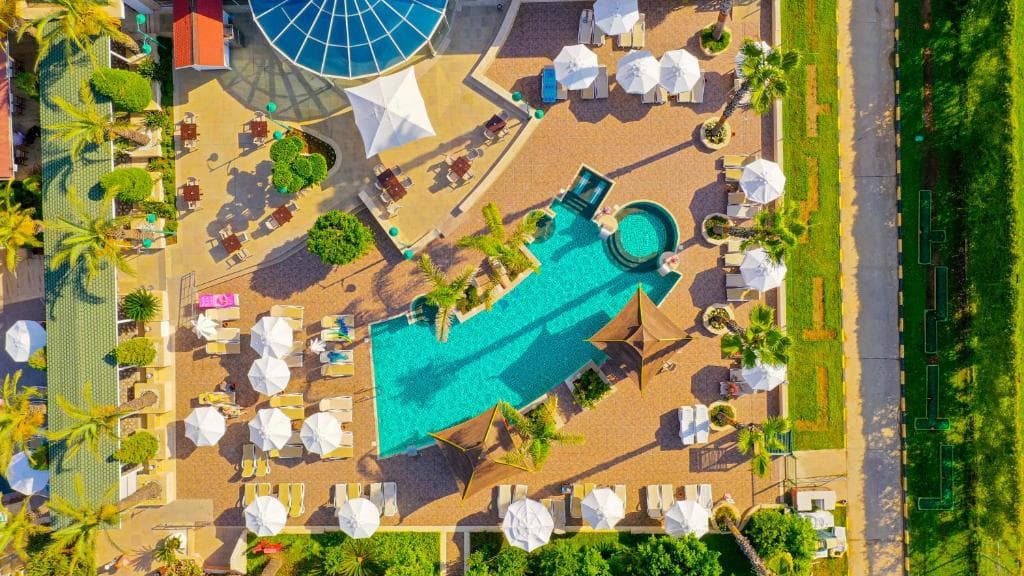 Crystal Family Resort and Spa - 8