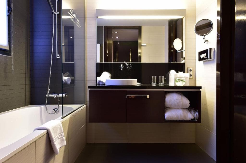 Hotel Pestana Arena Barcelona - 41