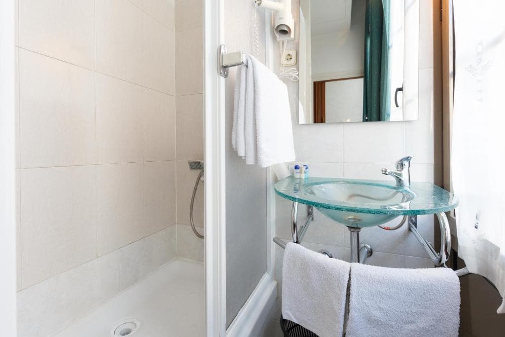 Hostal Ciudad Condal - 29