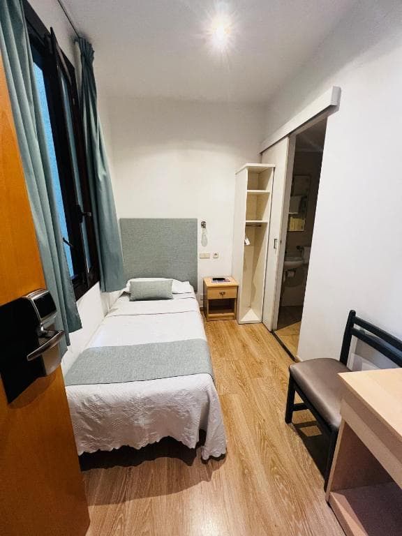 Hostal Ciudad Condal - 44