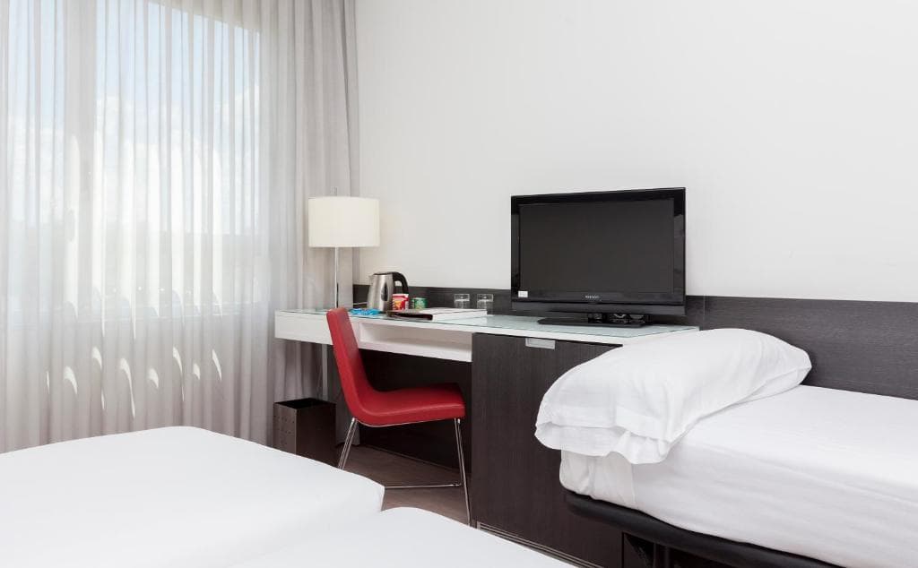 Hotel Axor Feria - 6