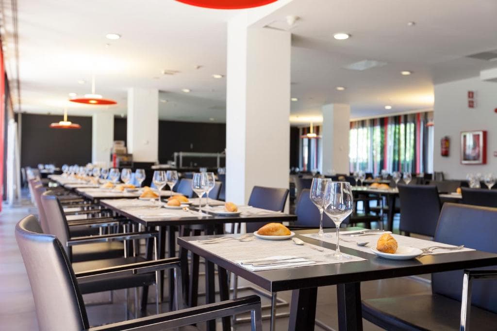 Hotel Axor Feria - 40