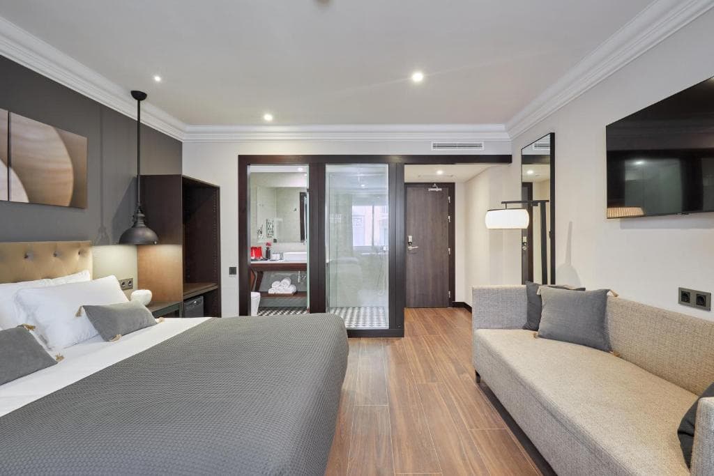 Hotel Cortes Rambla - 36