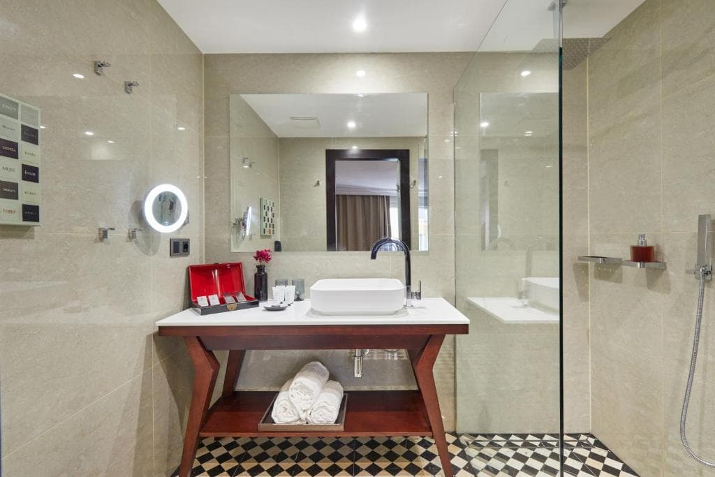 Hotel Cortes Rambla - 38