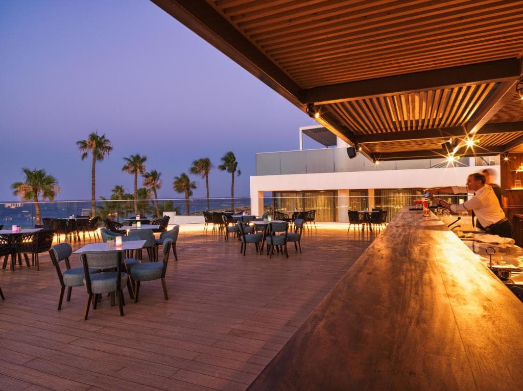 Hotel Leonardo Crystal Cove – Adults Only - 8