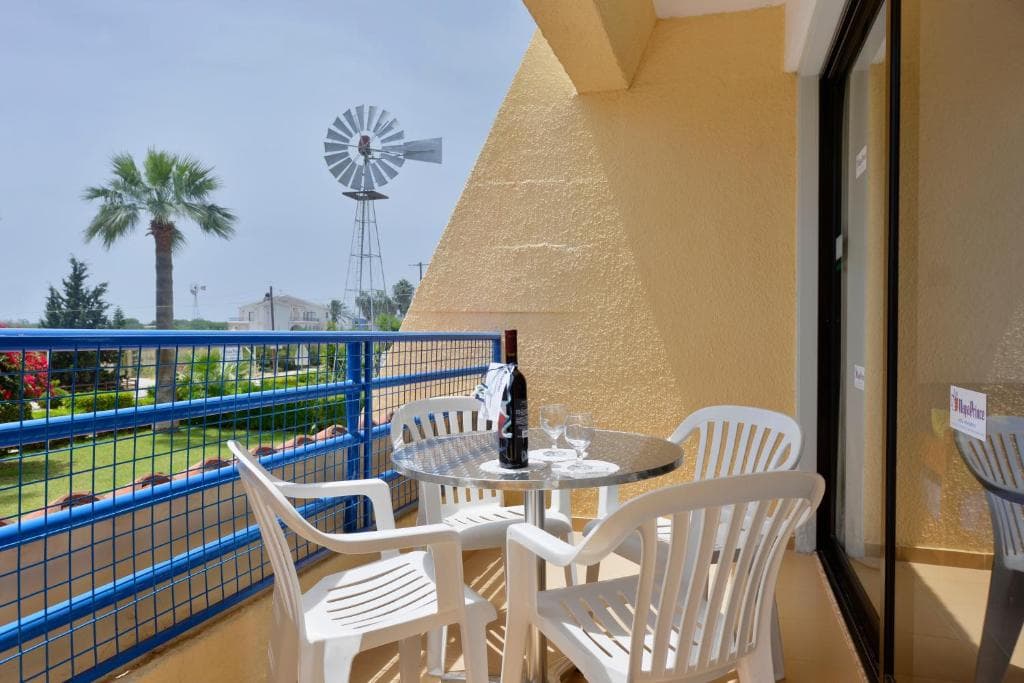 Napa Prince Hotel Apts - 11