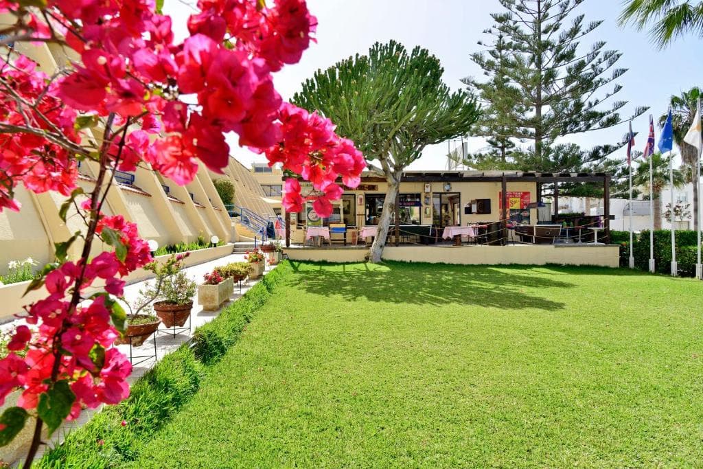 Napa Prince Hotel Apts - 12