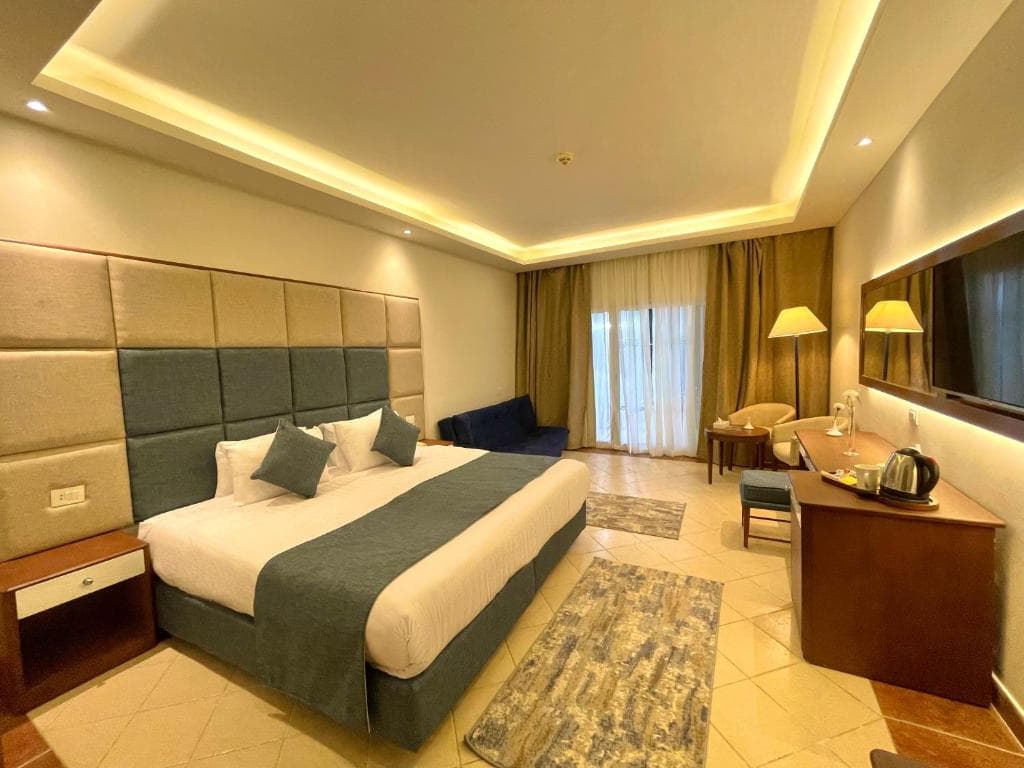 Ivy Cyrene Island Aqua Park Resort (ex Cyrene Island Hotel) - 2