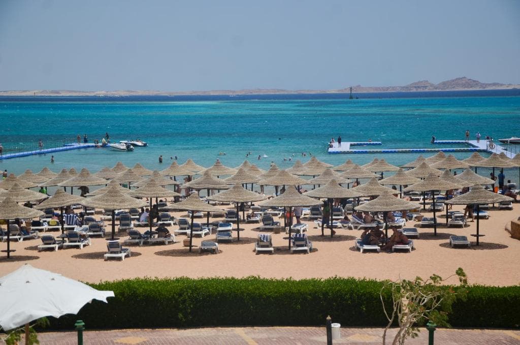 Ivy Cyrene Island Aqua Park Resort (ex Cyrene Island Hotel) - 4