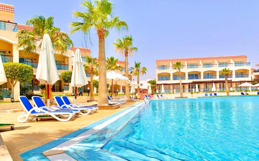 Ivy Cyrene Island Aqua Park Resort (ex Cyrene Island Hotel) - 15