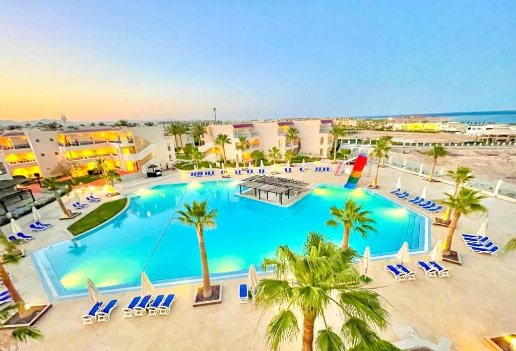 Ivy Cyrene Island Aqua Park Resort (ex Cyrene Island Hotel) - 17