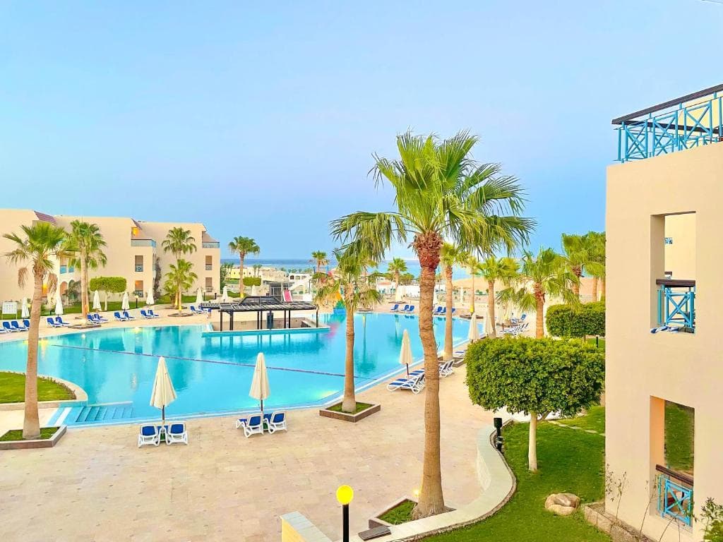 Ivy Cyrene Island Aqua Park Resort (ex Cyrene Island Hotel) - 36