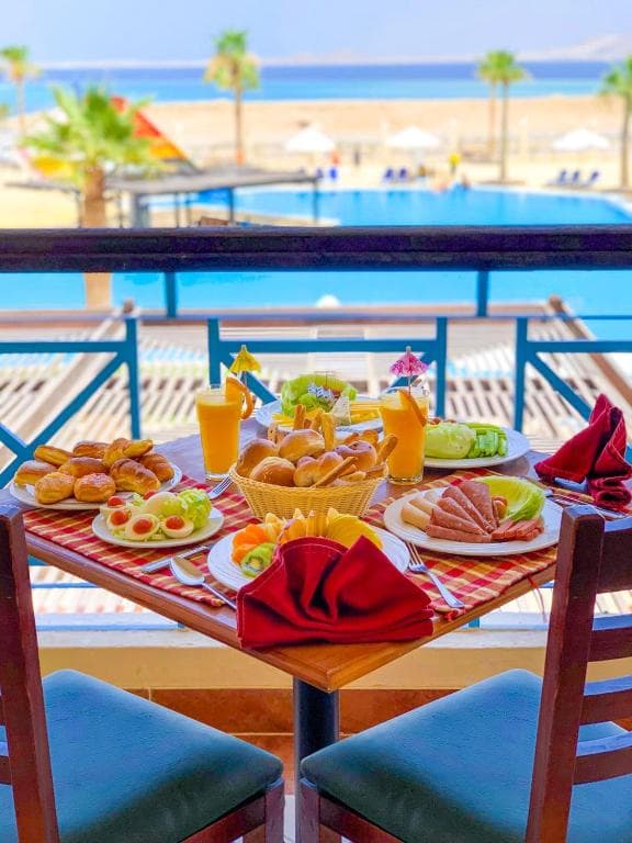 Ivy Cyrene Island Aqua Park Resort (ex Cyrene Island Hotel) - 40