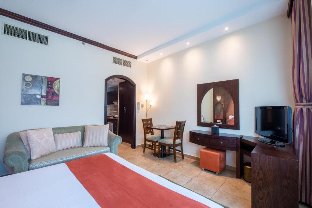 Hotel First Central Suites - 16