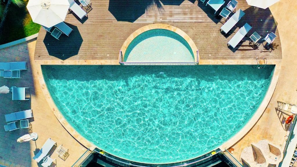 Signature Hotel Apartments and Spa - 16