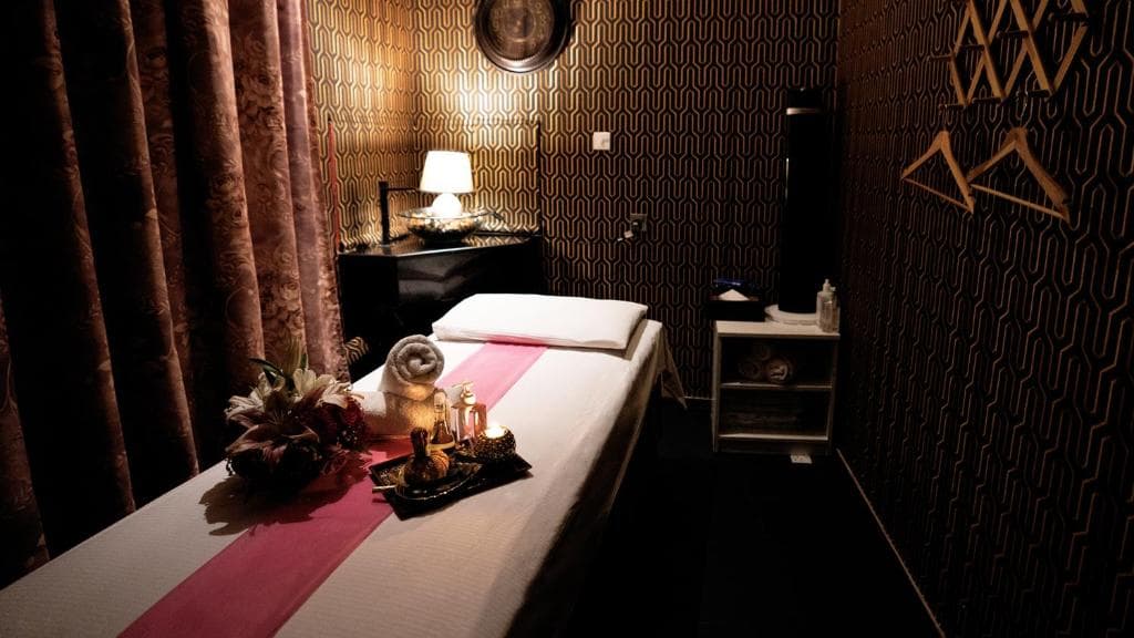 Signature Hotel Apartments and Spa - 17