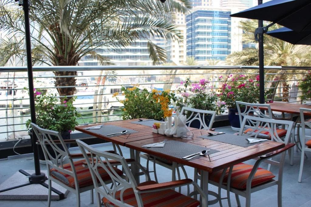 Signature Hotel Apartments and Spa - 43