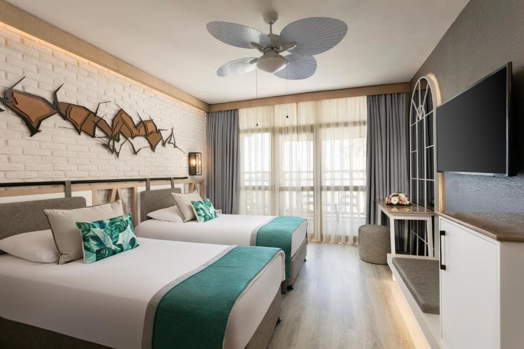 Charter Antalya - Hotel Limak Arcadia - 2