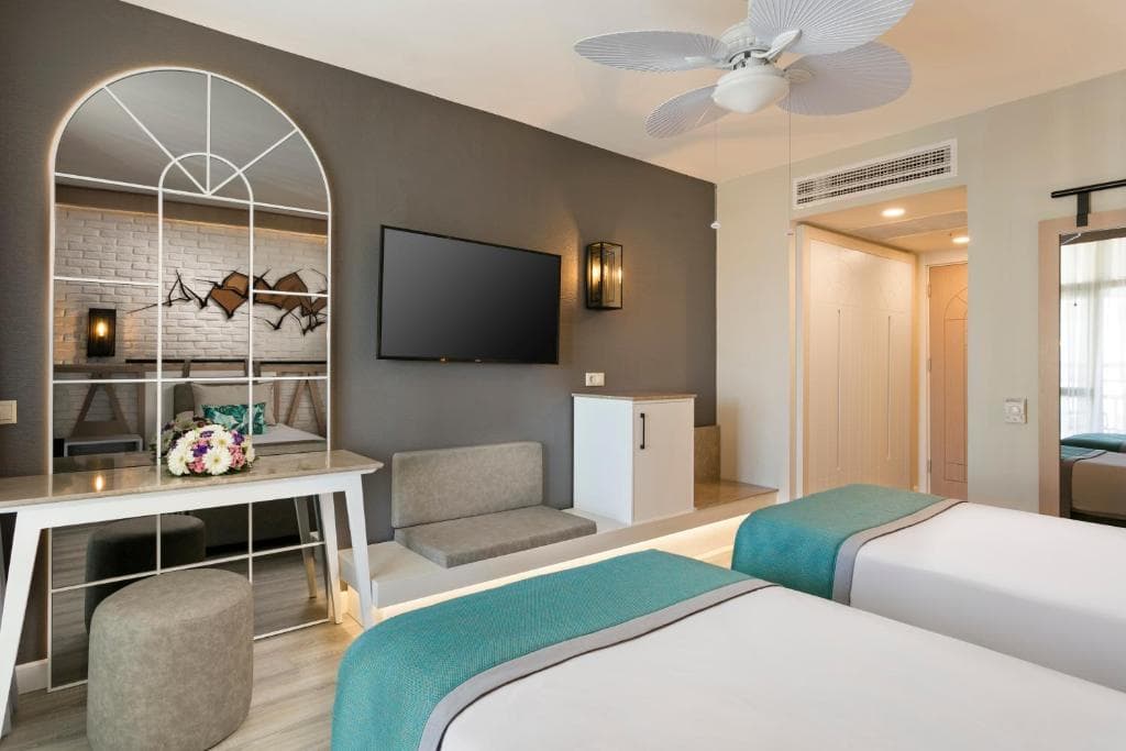 Charter Antalya - Hotel Limak Arcadia - 6