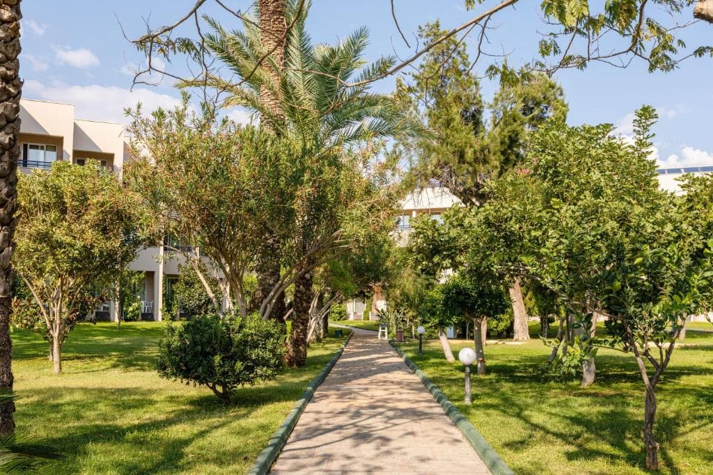 Labranda Alantur - 36