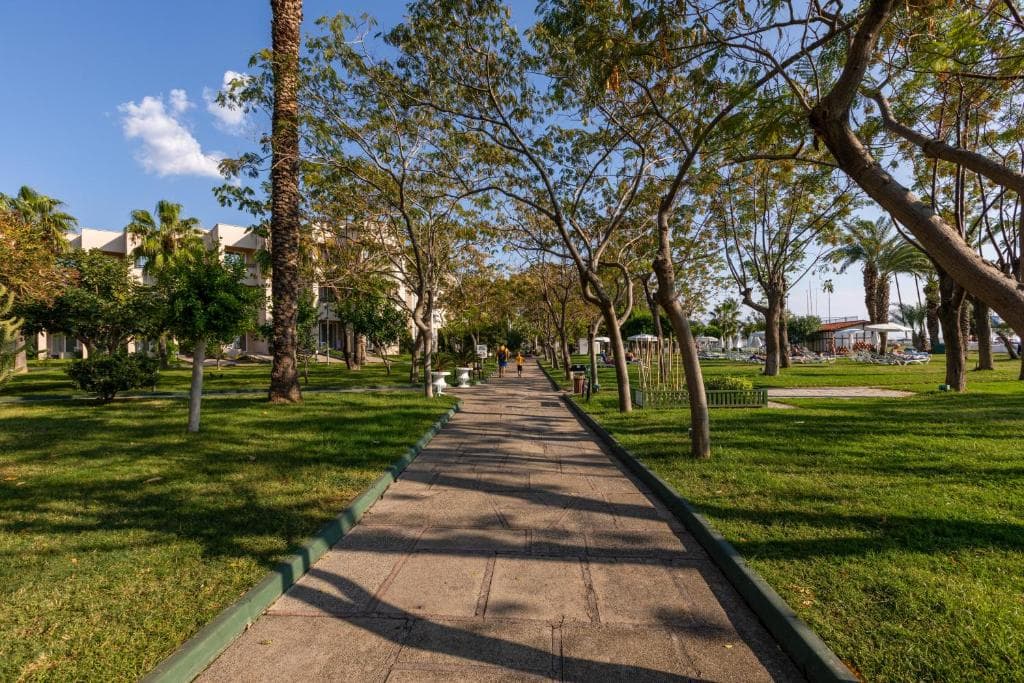 Labranda Alantur - 39