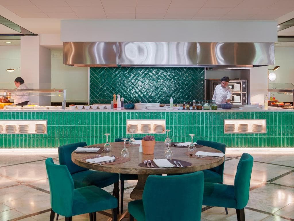 Barcelona - Hotel H10 Cambrils Playa - 35