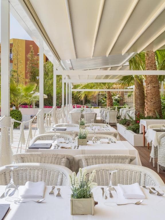 Barcelona - Hotel H10 Cambrils Playa - 40