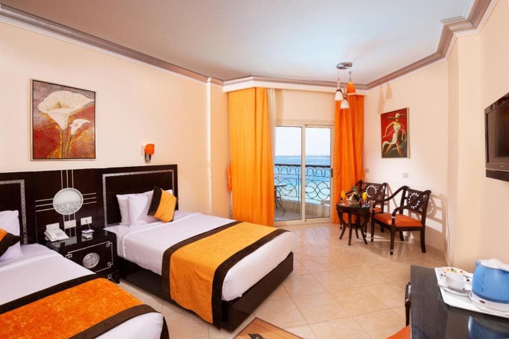 Sphinx Aqua Park Beach Resort - 2
