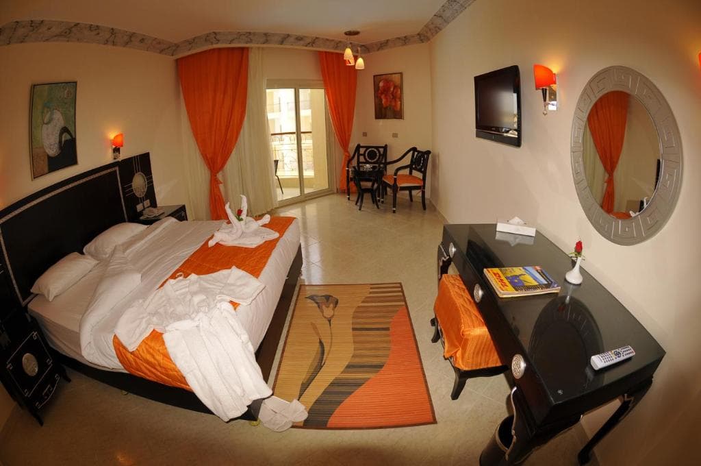Sphinx Aqua Park Beach Resort - 10