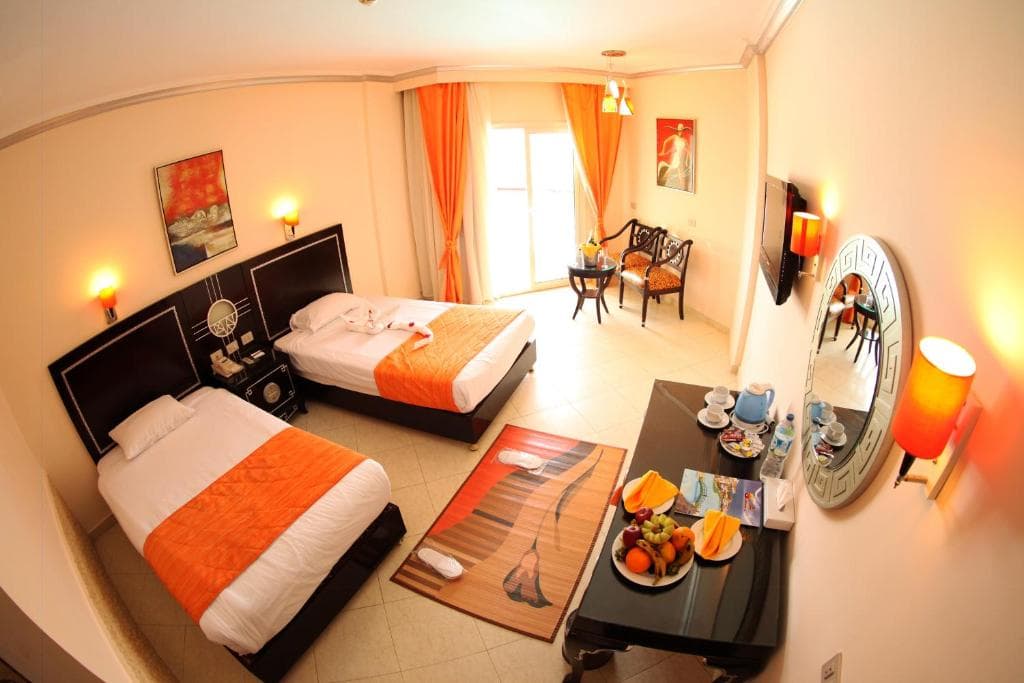 Sphinx Aqua Park Beach Resort - 11