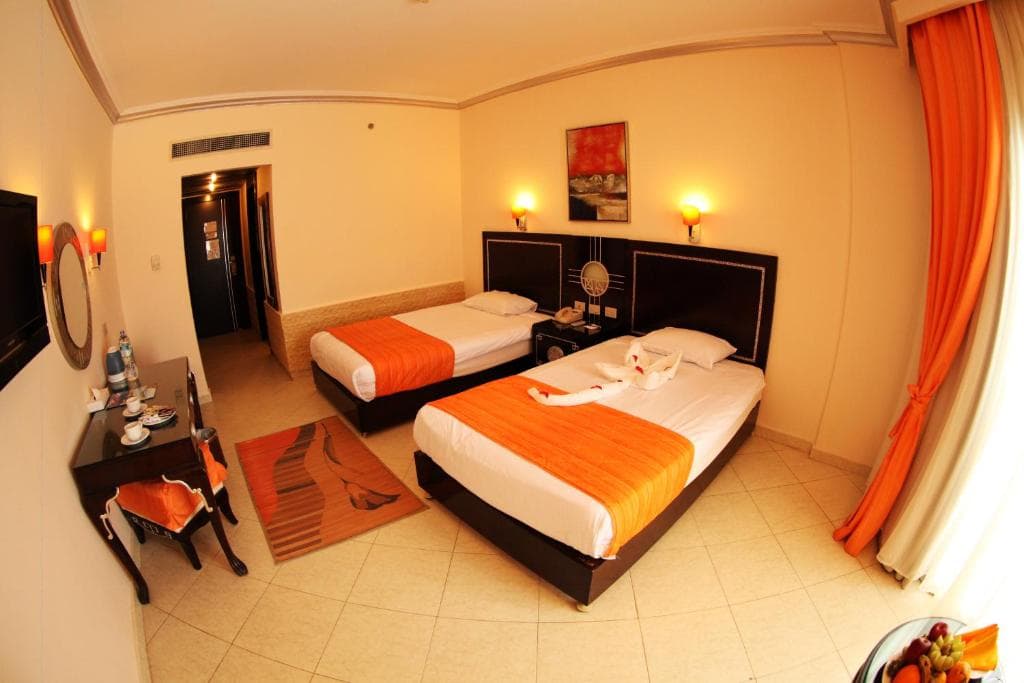 Sphinx Aqua Park Beach Resort - 16
