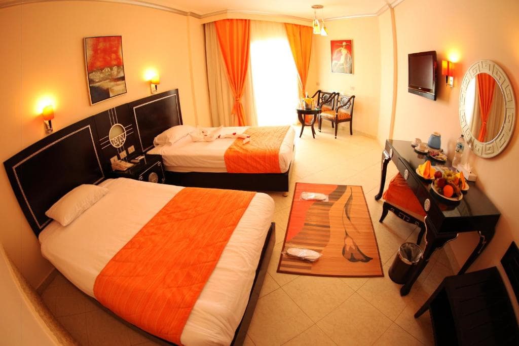 Sphinx Aqua Park Beach Resort - 17